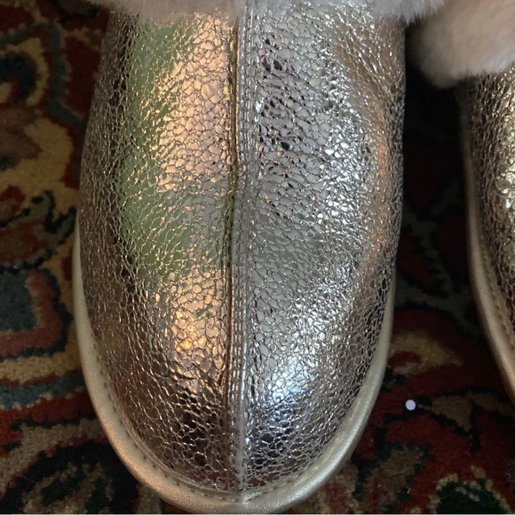 Worn 2x UGG Women’s SCUFFETTE II sz 10 METALLIC SILVER Gorgeous! - Picture 8 of 12